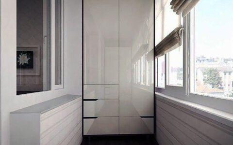 Качественный шкаф на балкон с ящиками